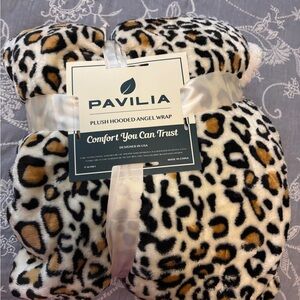 Pavilia Plush Hooded Angel Wrap